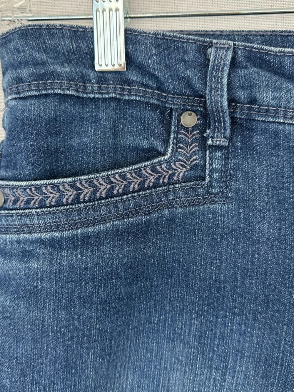 GLORIA VANDERBILD AMANDA BLUE CAPRI CUFFED WOMENS JEANS SIZE 6